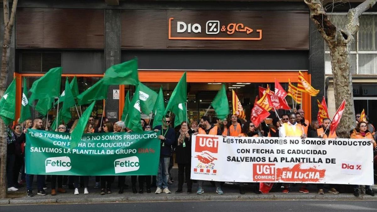 Protesta de trabajadres de la cadena de supermercados Dia