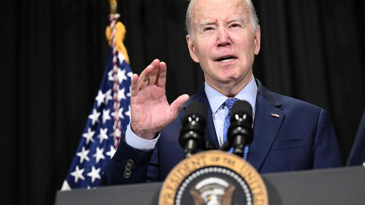 El presidente estadounidense Joe Biden pronuncia un discurso sobre la liberación de rehenes de Gaza, en Nantucket.
