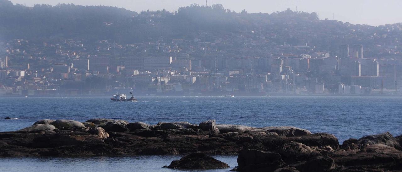 Vista panorámica de la ciudad tomada ayer desde Cangas