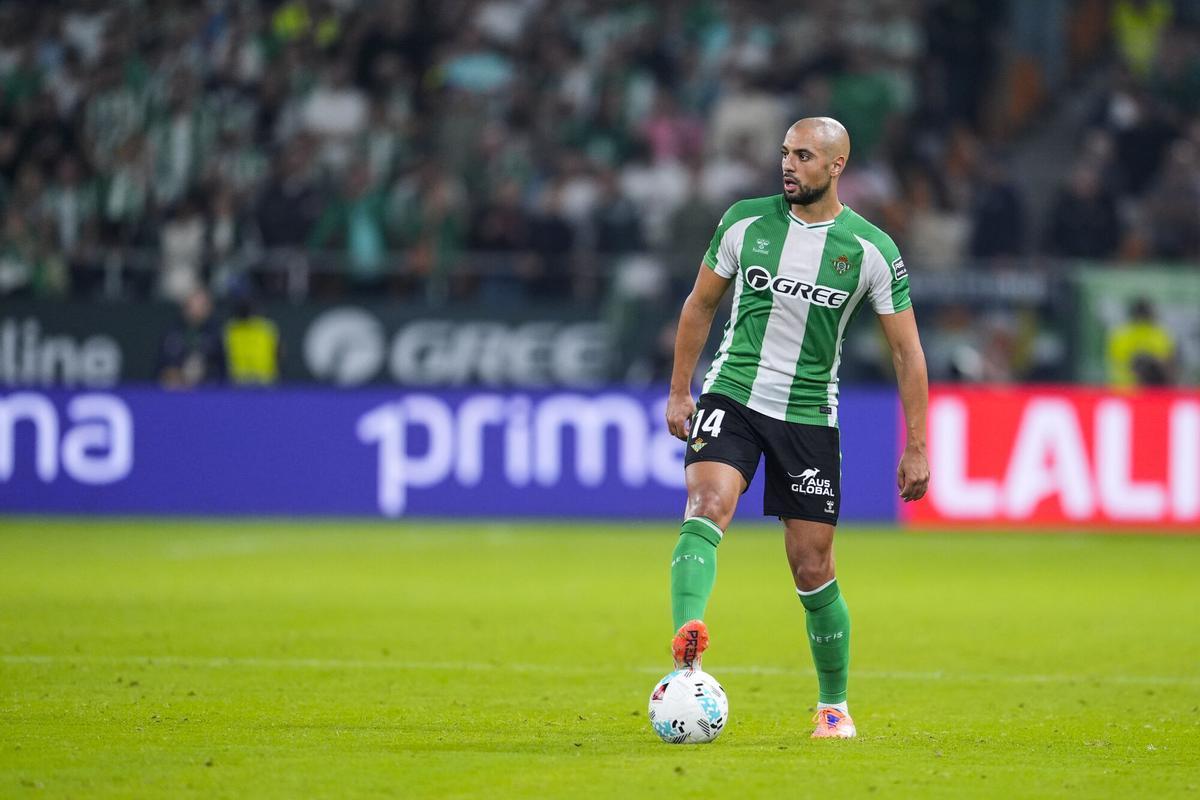 Sofyan Amrabat durante el Real Betis Balompié - RCD Mallorca en La Cartuja.