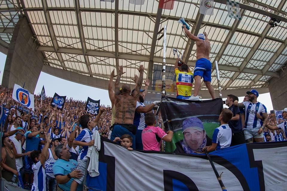 La afición del Oporto de Iker Casillas homenajea a Raúl Alarcón