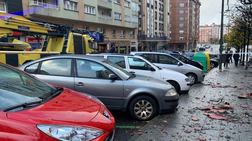 Se desploma el tejado de un edificio en Avilés