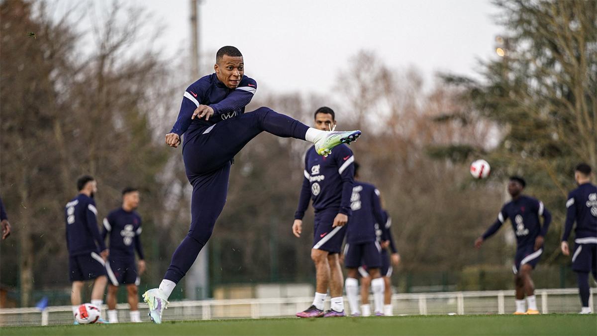 Mbappé, imparable también con Francia: su golazo en un entrenamiento