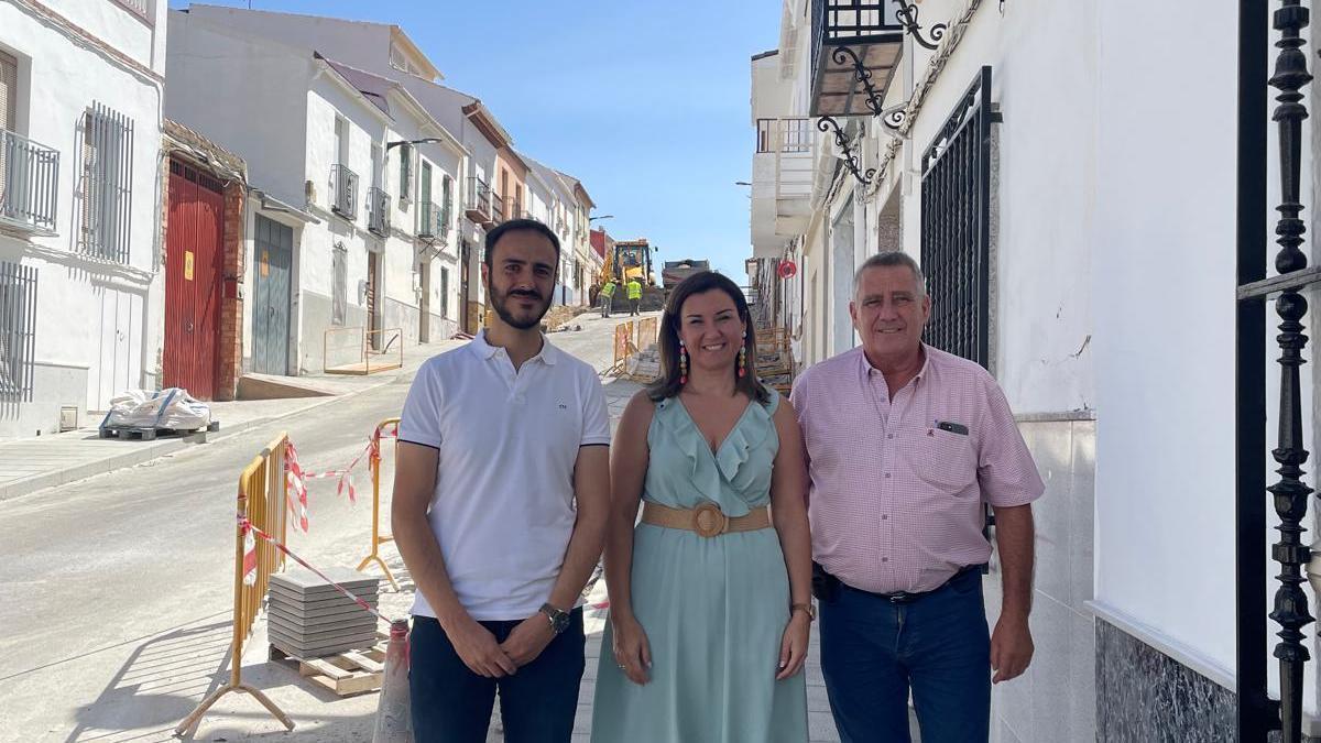 La delegada Raquel López, durante su visita a Nueva Carteya.