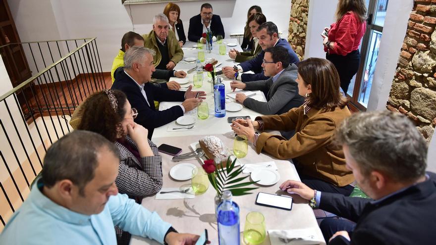 Gallardo visita a los empresarios de Plasencia
