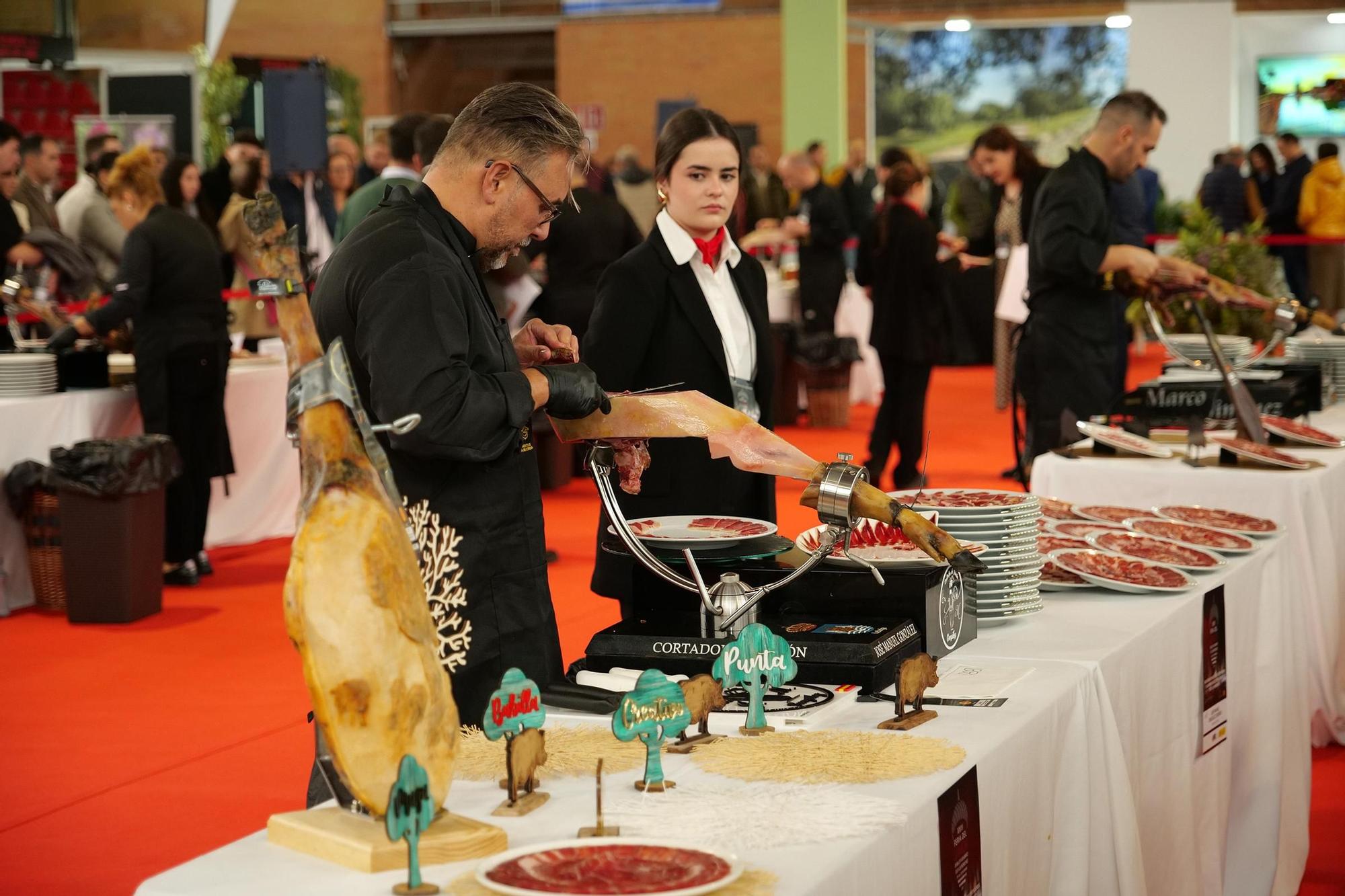 La última jornada de la Feria del Jamón de Villanueva de Córdoba, en imágenes