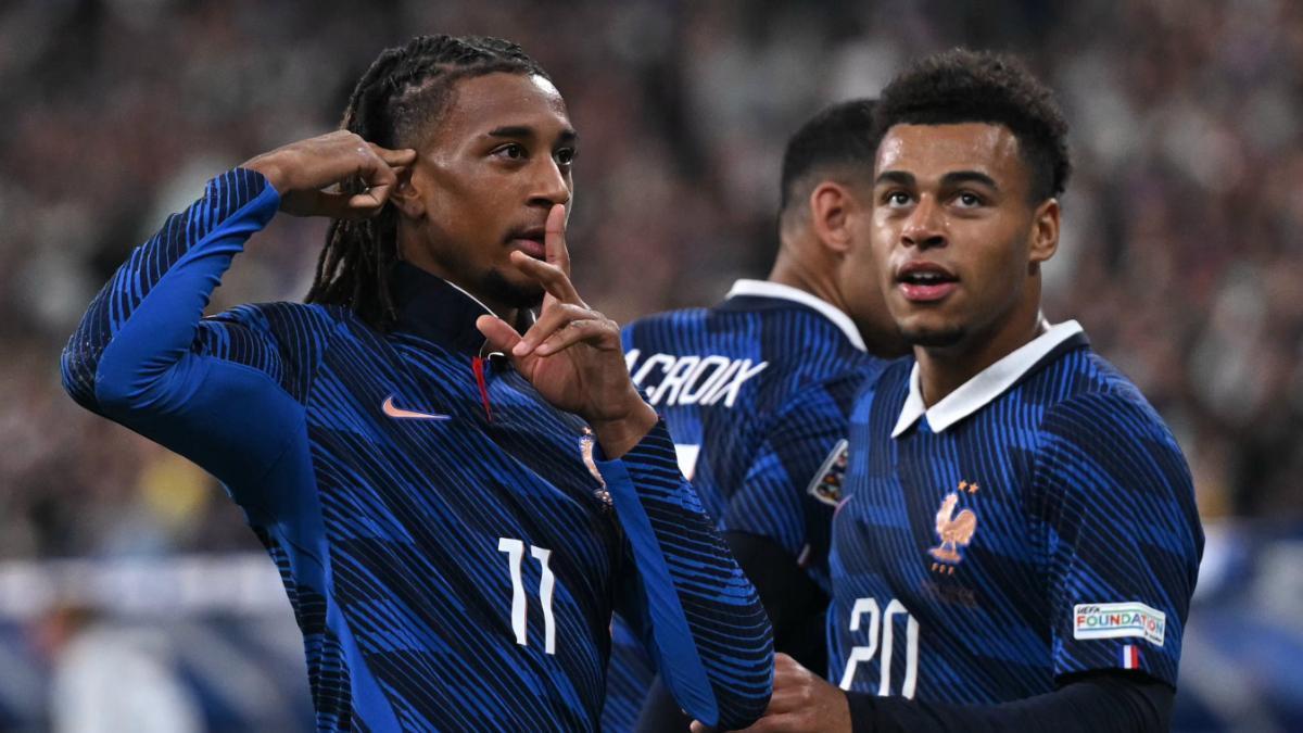 Olise celebrando uno de sus goles ante Bélgica