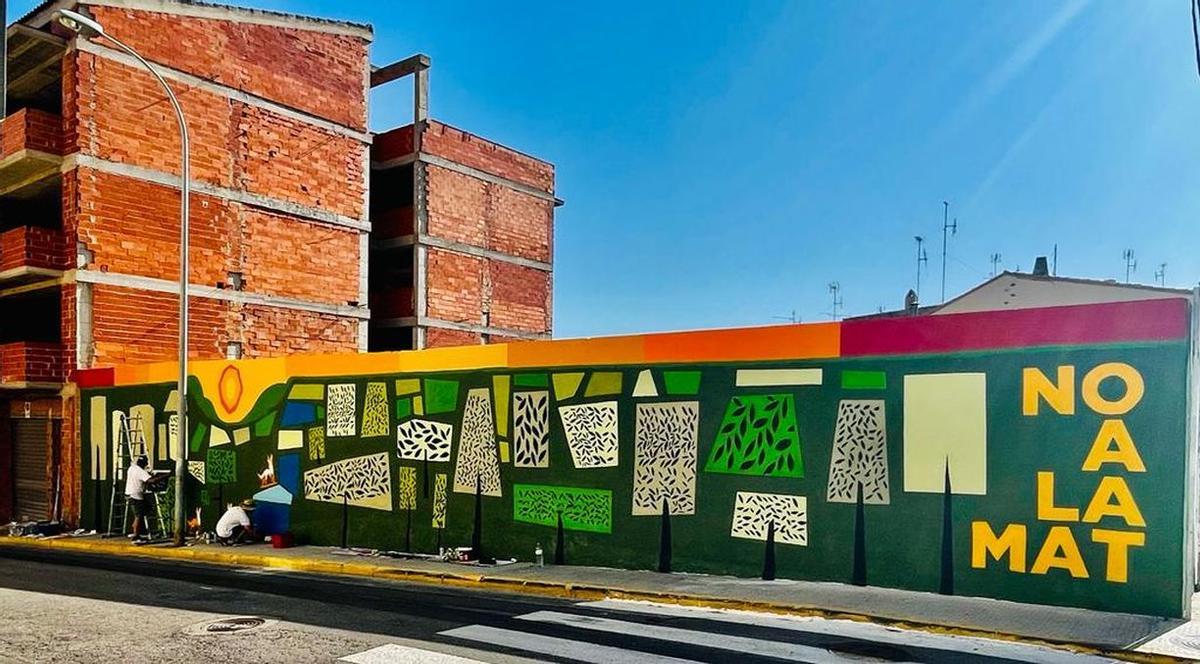Una de las actividades que se ha realizado es la pintura del mural ‘No a la MAT’.