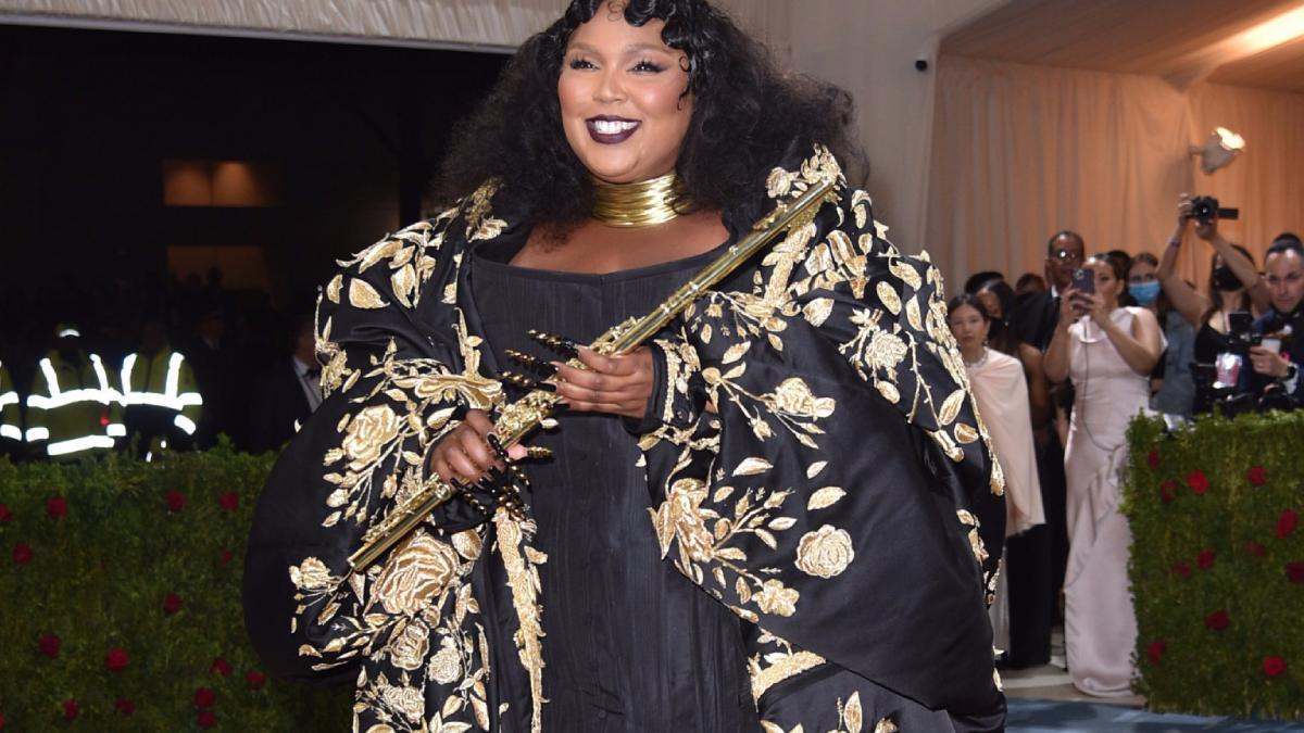 Lizzo va sumando demandas y se vienen problemitas legales