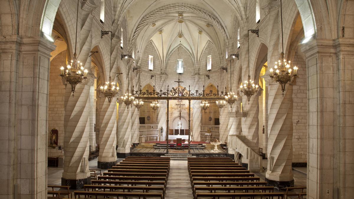 La iglesia de Santiago está considerada como un excelente ejemplo del estilo gótico-renacentista más importante de la Comunidad Valenciana.