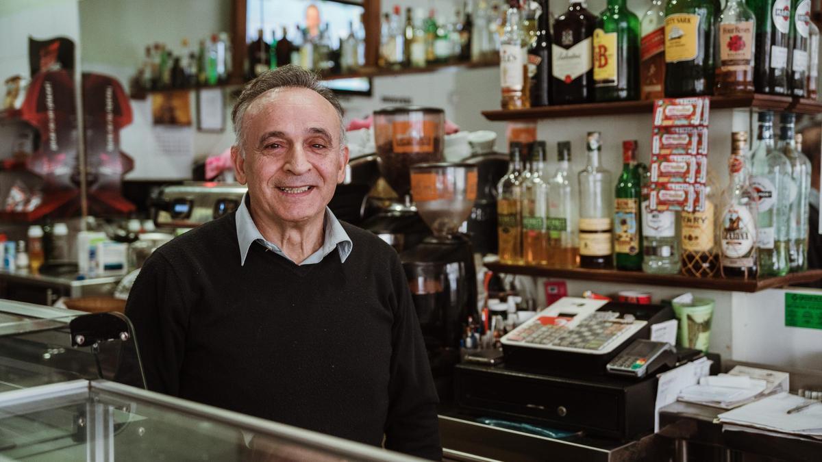 VÍDEO | Se traspasa el Bar Junior de Santa Catalina, el último refugio de la clientela local