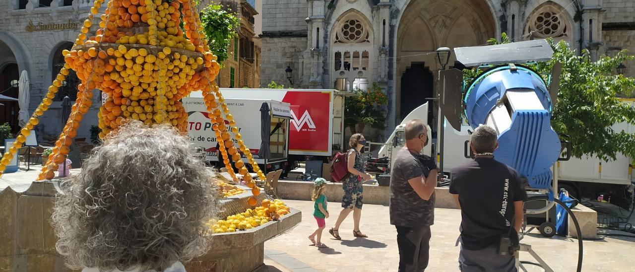 Rodaje de un spot publicitario, la semana pasada, frente a la parroquia de Sant Bartomeu de Sóller.