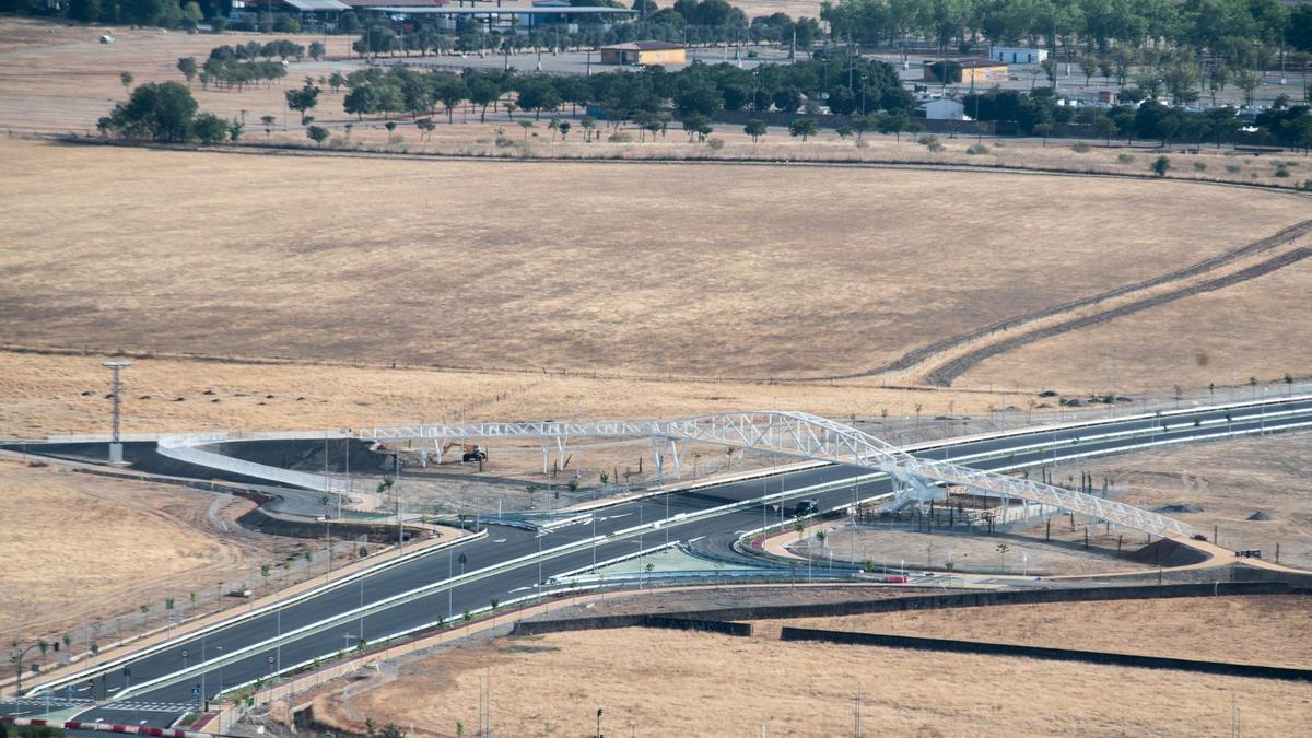 Galería | La Ronda Sur de Cáceres, lista para su apertura