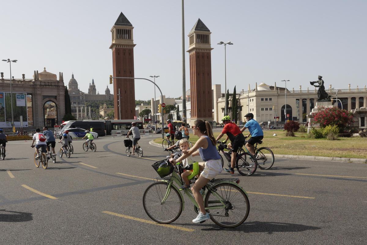 La fiesta de la bicicleta regresa a las calles de Barcelona con la Bicicletada.