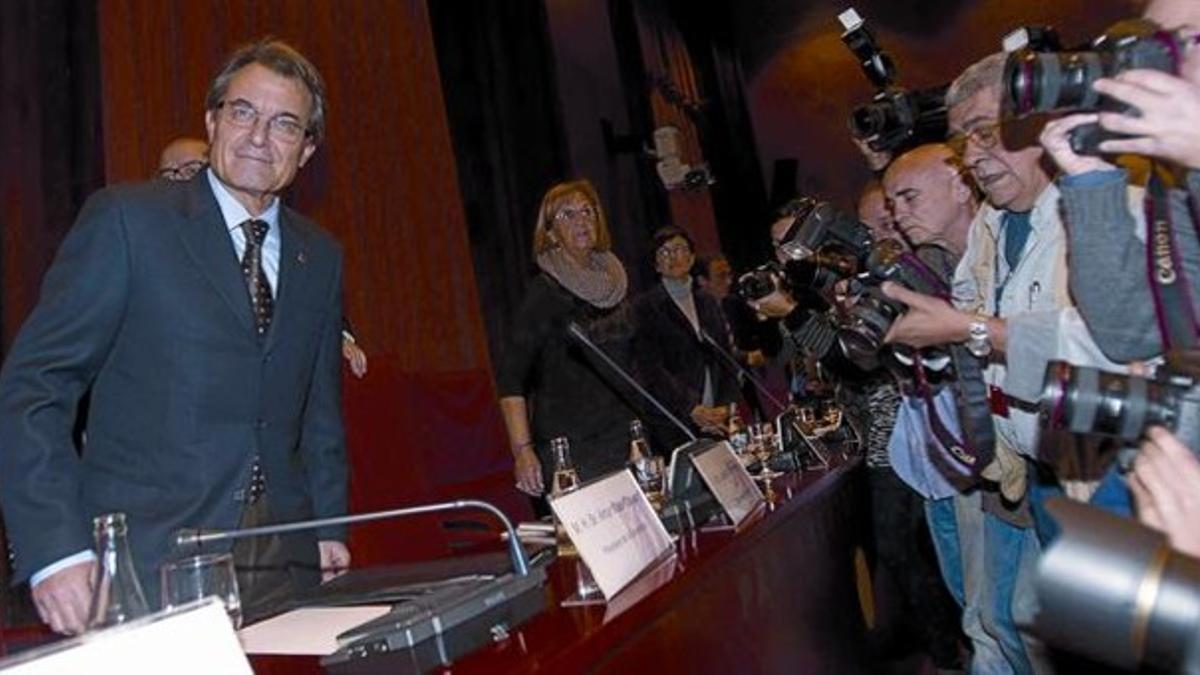 Artur Mas, ayer antes de la comparecencia que protagonizó en el Parlament.