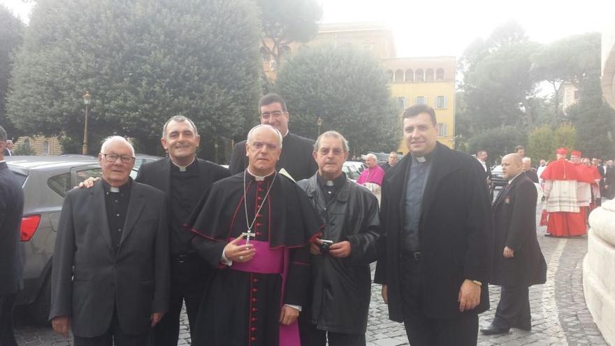 Delegación ourensana en Roma, encabezada por Leonardo Lemos Montanet.