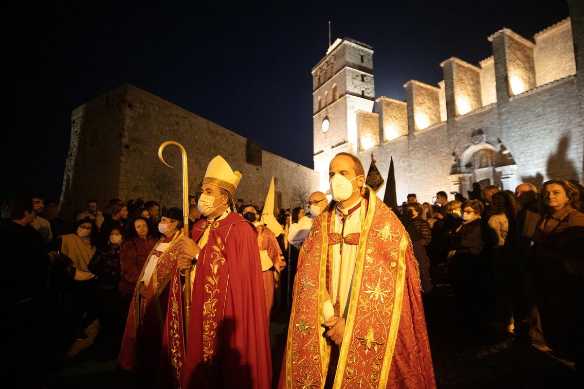 Semana Santa En Ibiza: procesión del Santo Entierro en el Viernes Santo