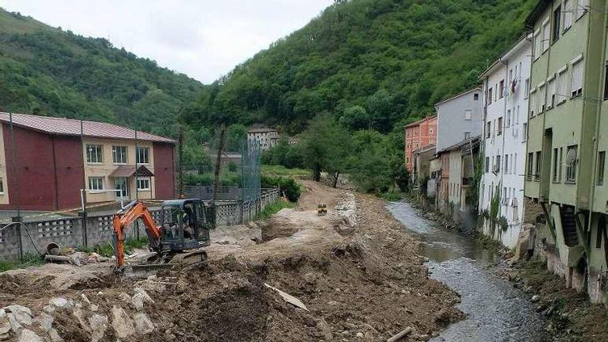 Las anteriores obras de saneamiento que se realizaron en Morcín.