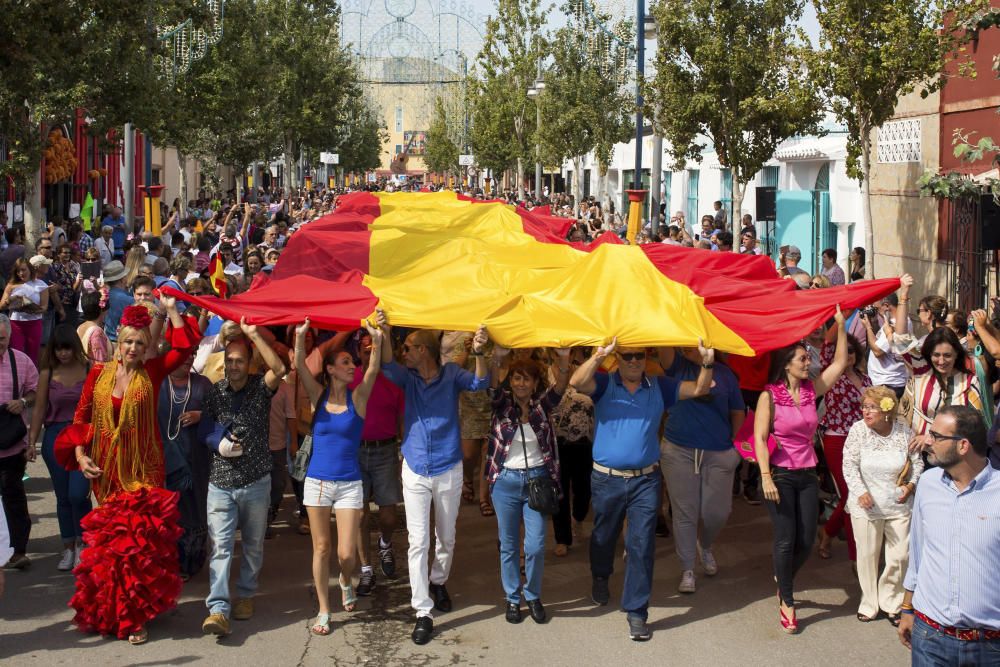 DESPLIEGAN UNA BANDERA DE ESPAÑA DE 50 METROS ...