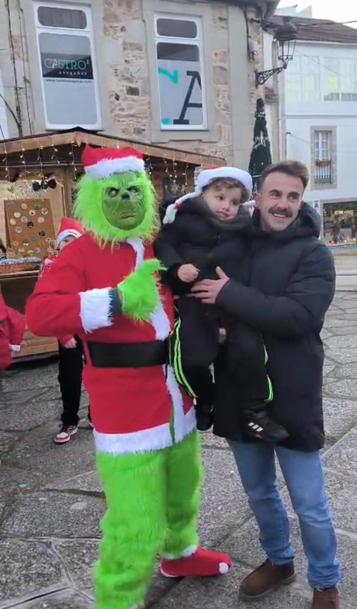 Grinch, en el Mercado de Nadal de Noia.