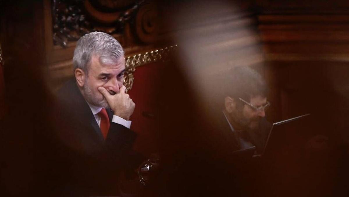 El alcalde de Barcelona, Jaume Collboni, durante un pleno municipal.