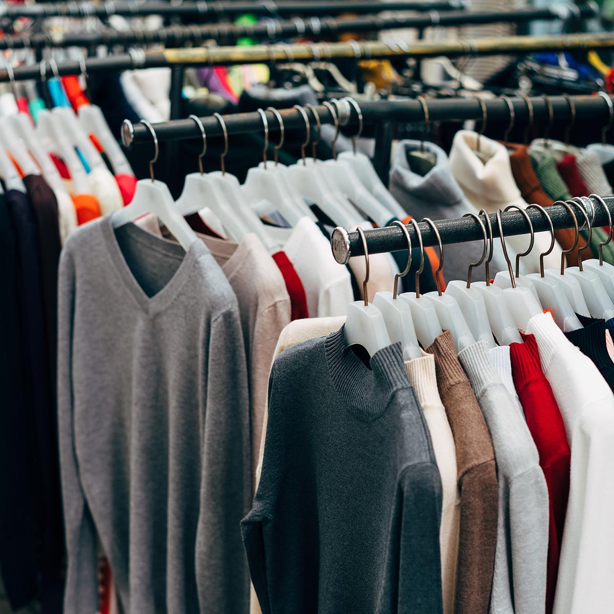 La ropa que entra en el circuito correcto puede ser reutilizada, transformada o reciclada