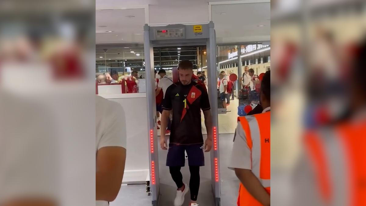 VIRAL JUEGOS OLÍMPICOS PARÍS | Este es el vídeo viral de Arnau Tenas pasando el control del aeropuerto de París con el oro olímpico en el cuello