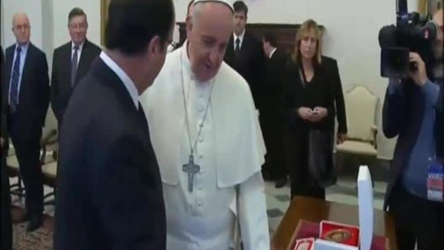 Encuentro en el Vaticano entre el Papa y Hollande