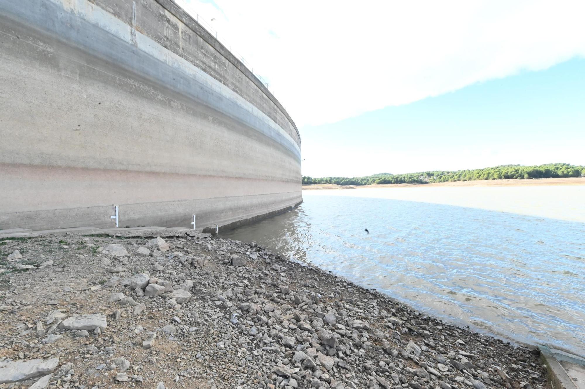 Preocupante estado del embalse de María Cristina