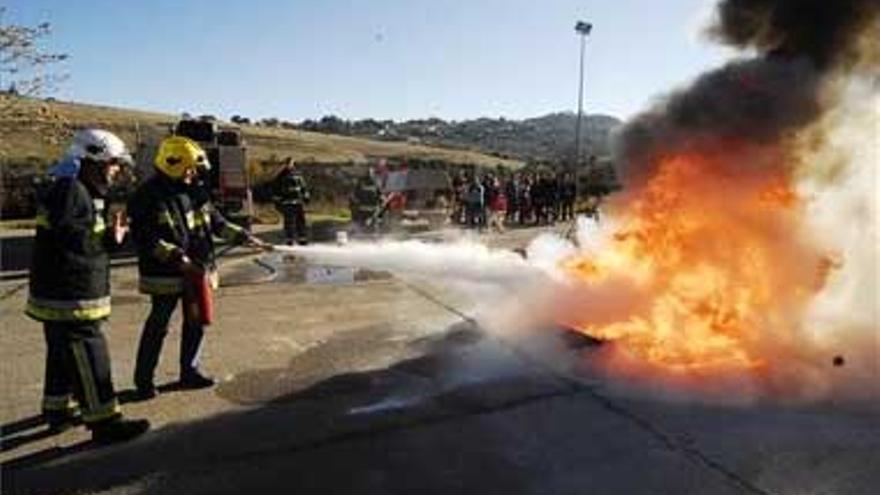 Los bomberos enseñarán a los mayores a evitar incendios en casa