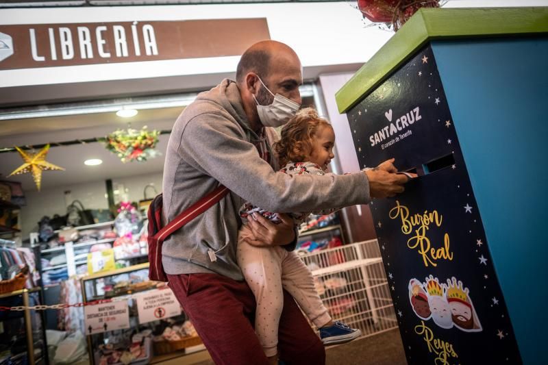 Buzón Reyes Magos en el Mercado de la Abejera en Santa Cruz