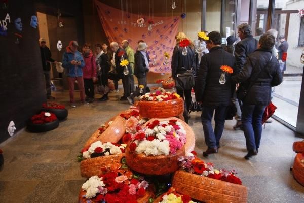 Dilluns de «Temps de Flors» sota la pluja