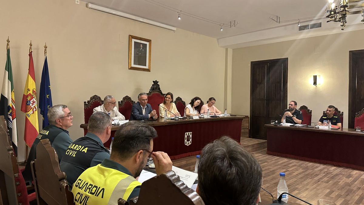 Uno de los momentos de la Junta Local de Seguridad, en el Ayuntamiento de Coria.