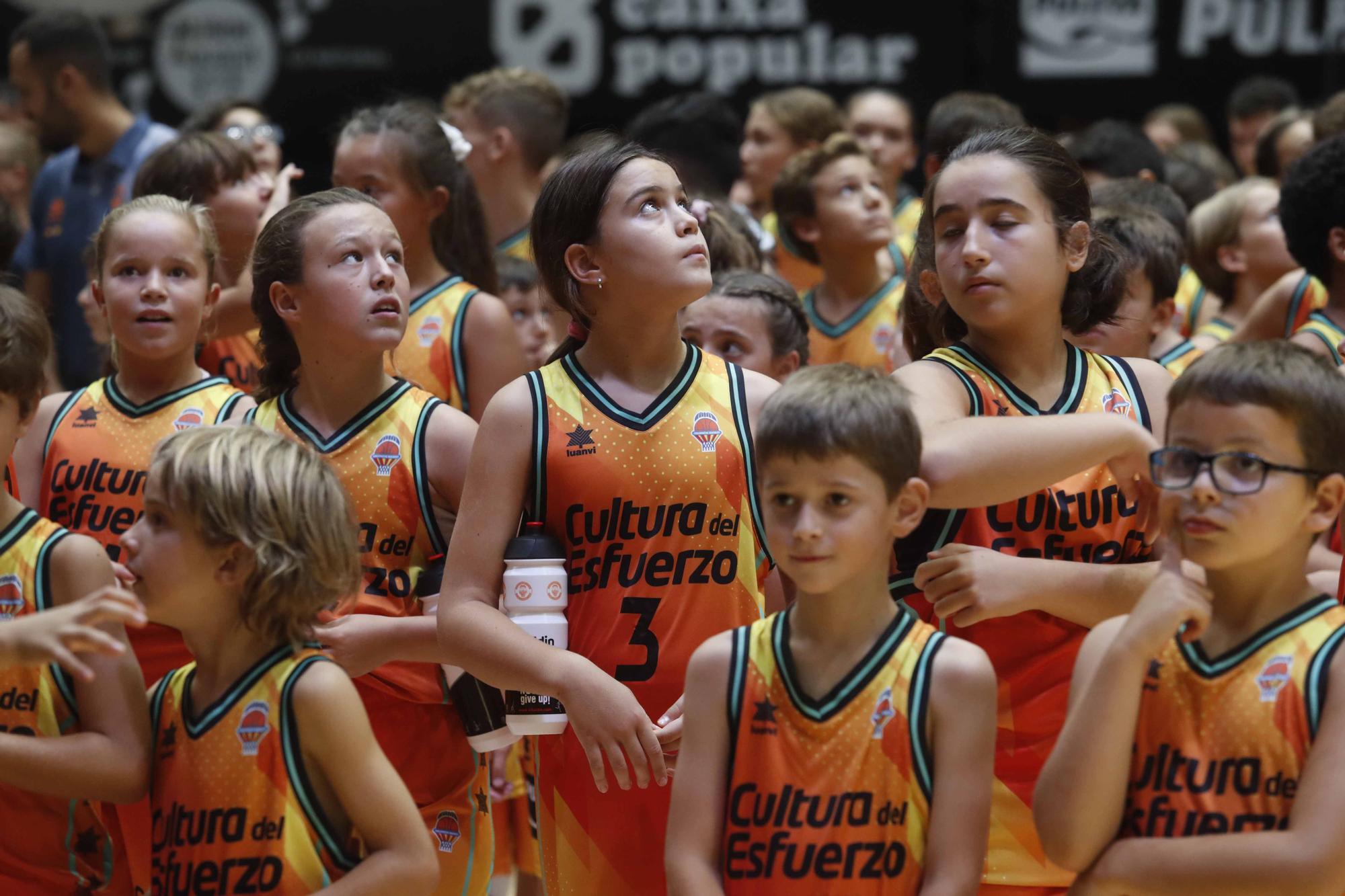 Presentación del Valencia Basket en La Fonteta