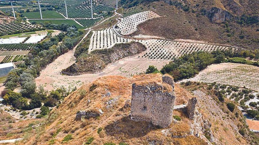 Imagen de los pocos restos que se conservan del castillo de Gómez Arias.
