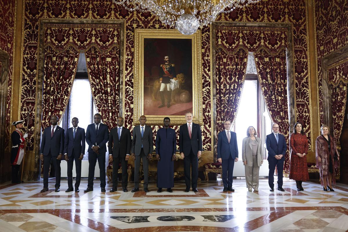 MADRID, 25/03/2026.- El rey Felipe VI (6d) mantiene un encuentro con el presidente de la República de Senegal, Bassirou Diomaye Diakhar Faye (6i), este miércoles en el Palacio Real, en Madrid. EFE/ Chema Moya /POOL