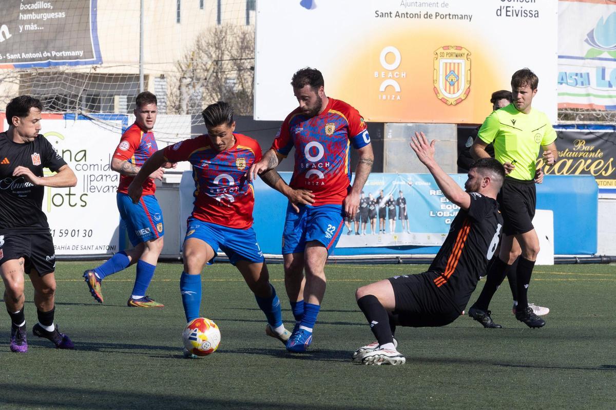 Todas las imágenes de Portmany vs Platges de calvia de Tercera RFEF