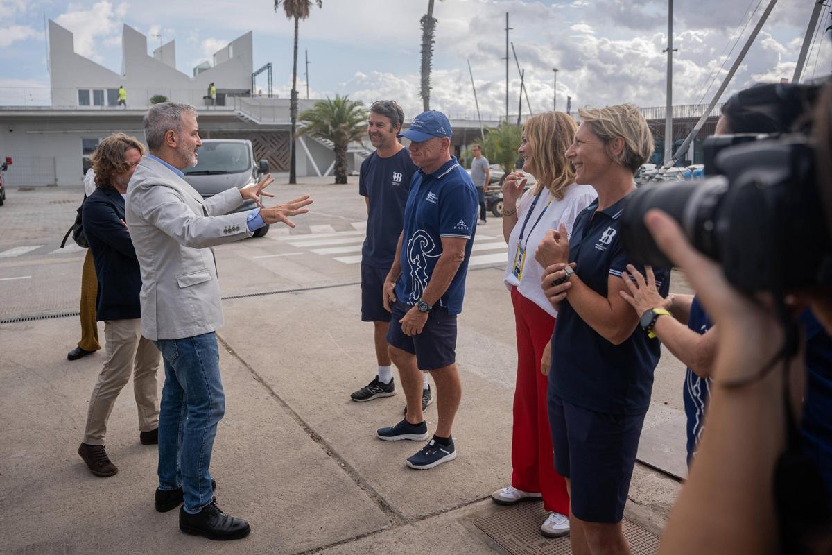 Jaume Collboni visita los equipos Youth y femenino de la Copa América