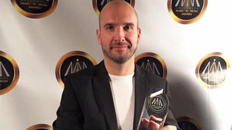 El compositor con el Hollywood Music Media Award.