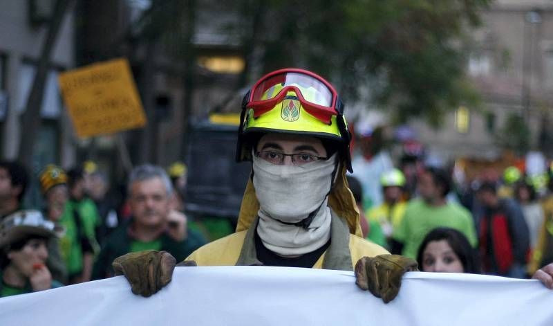 Fotogalería de la marcha de los bomberos forestales