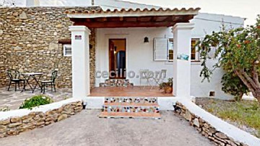 7.500 € Alquiler de casa en Sant Josep de Sa Talaia 140 m2, 3 habitaciones, 2 baños, 54 €/m2...