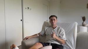 Fermín, en el hospital tras ser intervenido.