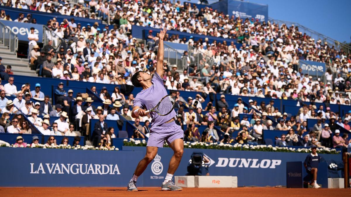 Alcaraz ya está en semis en Barcelona.