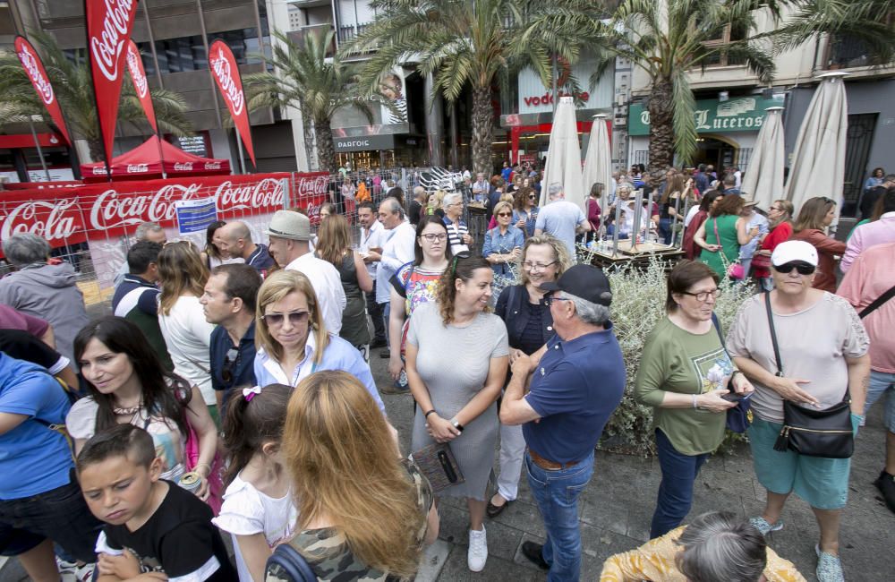 Primera mascletá de las Hogueras del 90 aniversario.