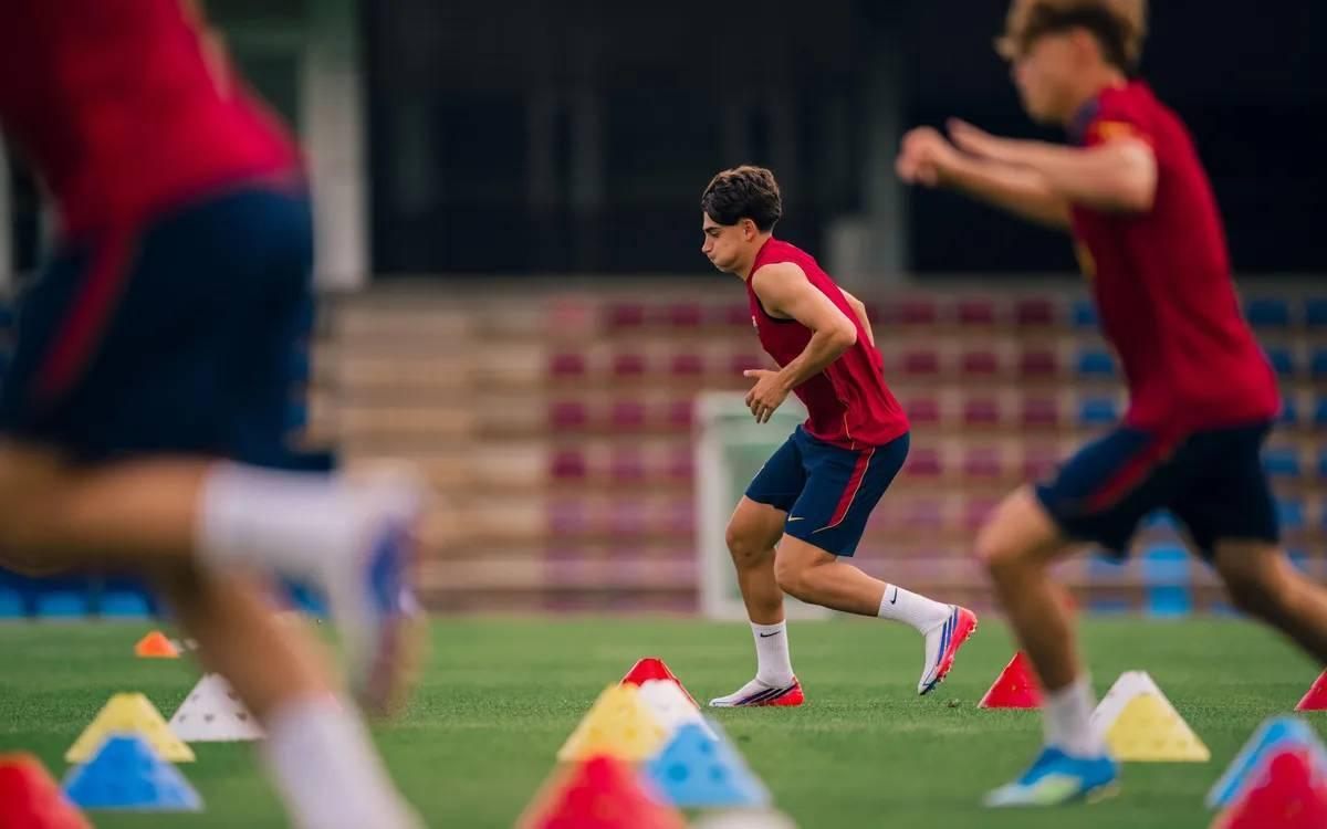 Toni Fernández, entrenando con el Barça