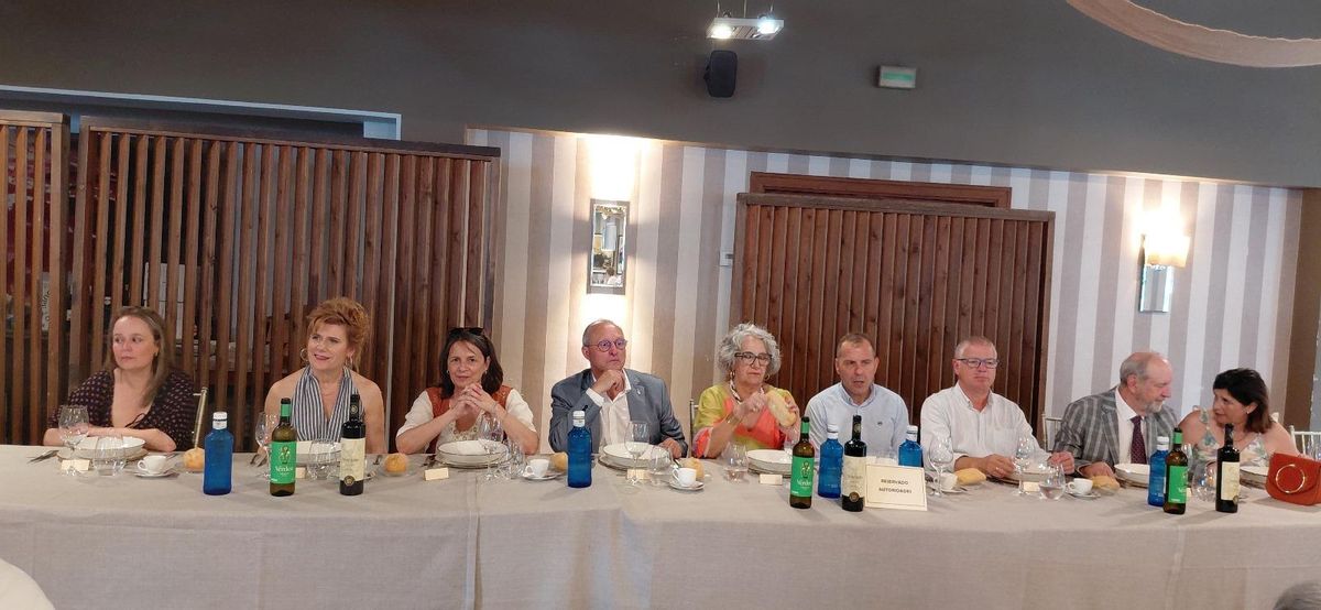 La mesa presidencial.
