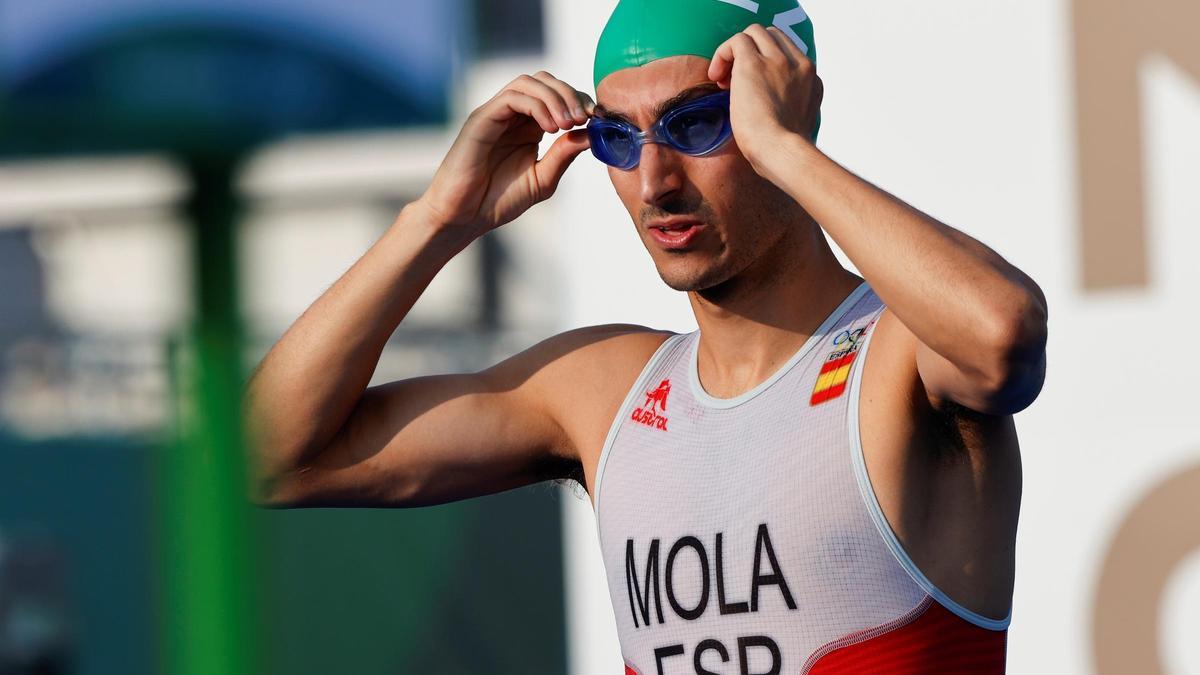 Mario Mola, durante la prueba de triatlón de Tokio 2020