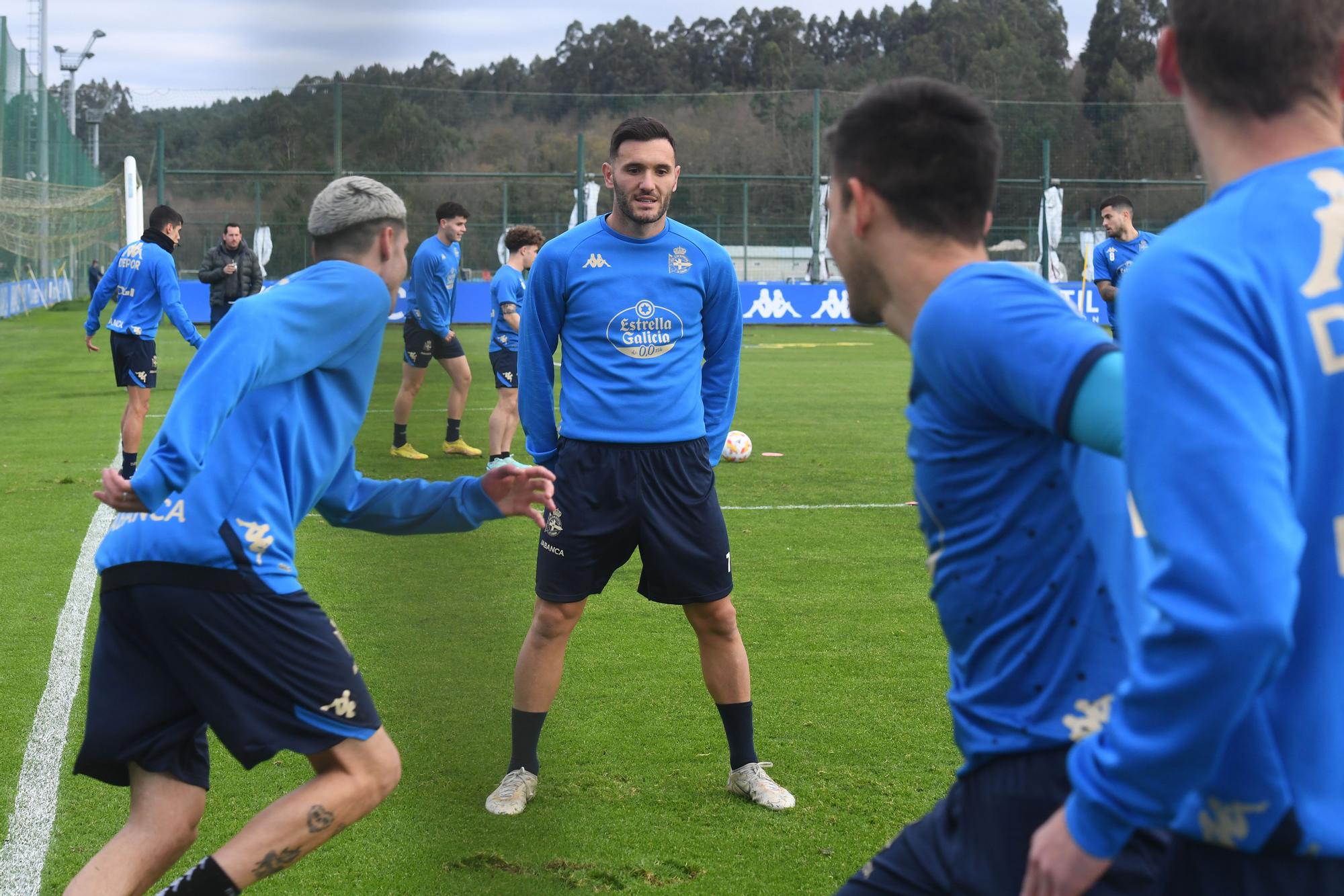 Lucas Pérez, nada menos que uno más en el entrenamiento del Dépor en Abegondo