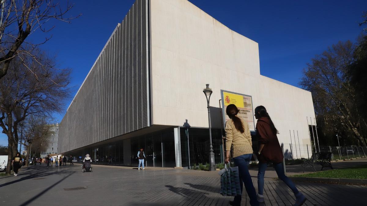 Exterior de la biblioteca.