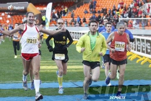 Búscate en la meta de Mestalla